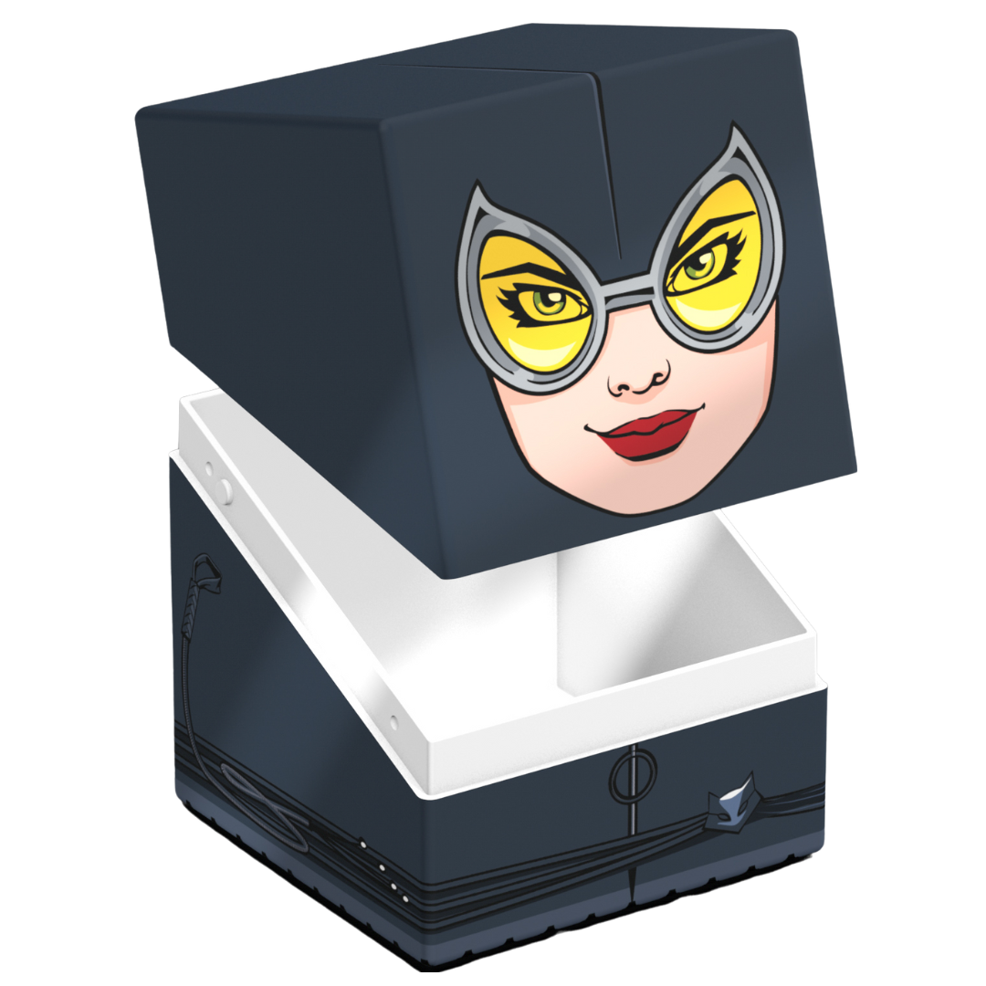 Catwoman-themed Ultimate Guard Squaroes 100+ deck box for DC fans, premium card storage with Gotham City artwork and secure locking lid








